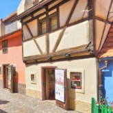 Czech Republic - Prague Castle - 16th century houses in Golden Lane, now souvenir shops and museums