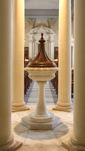 Malta_2046_Valletta_Anglican Pro Cathedral_Interior_Font_m