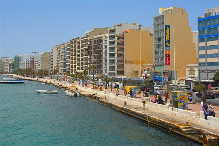 resized_Malta_2068_Valletta_Waterfront at Sliema_m