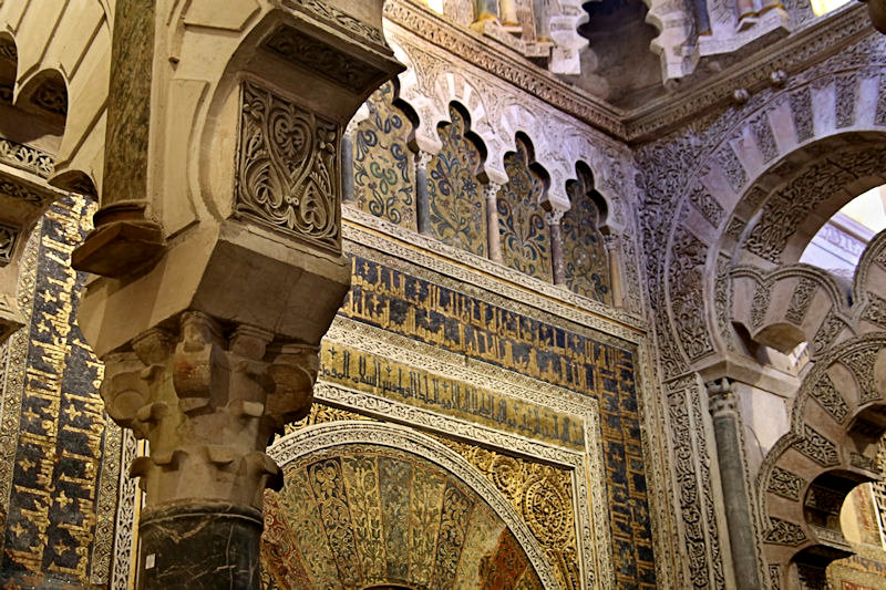 Cathedral_Grand Mosque_Arches and Ceiling Detail_In Mihrab